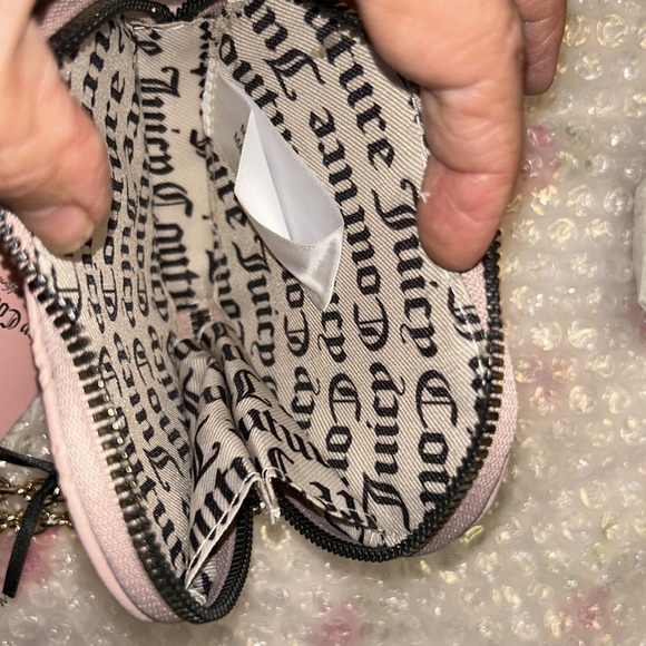 NWT Juicy Couture Not Your Babe Heart zip around wristlet - Picture 9 of 14